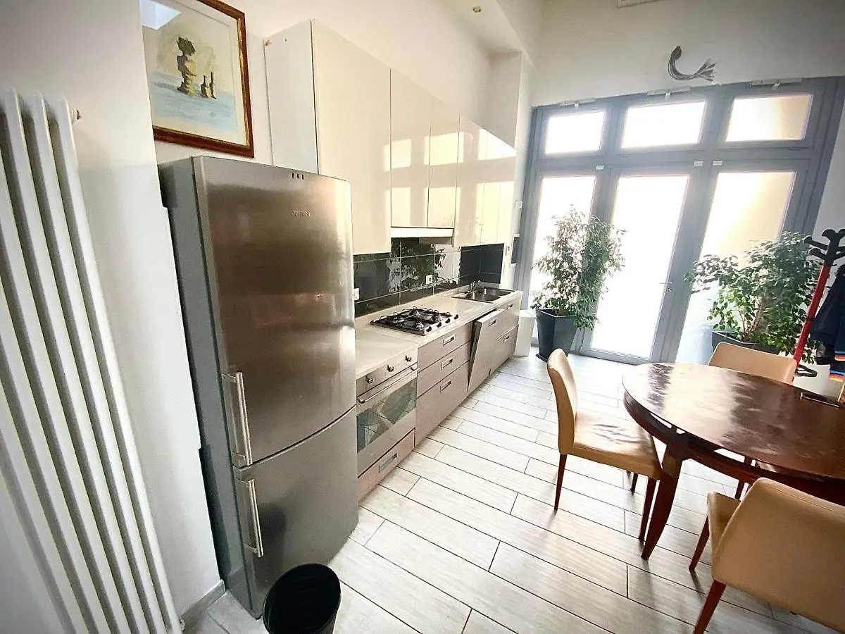 Nolo 12 - Duomo In 10 Minutes Apartment Milan Italy